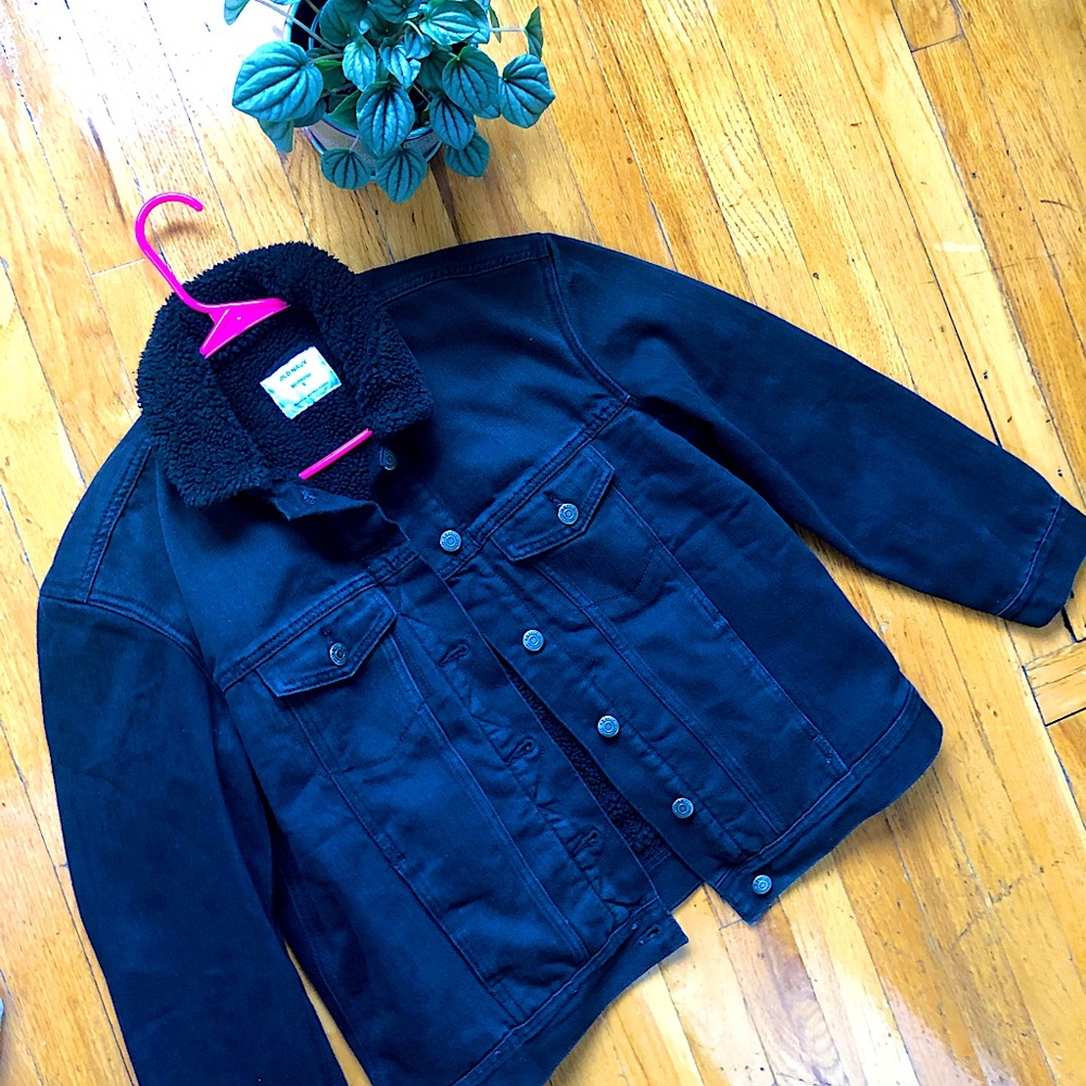 Old Navy Sherpa Lined Black boyfriend denim jacket